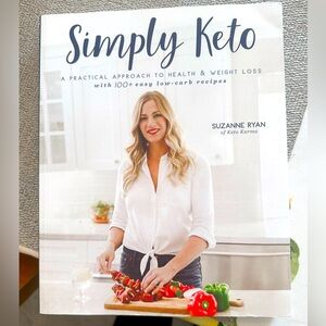 Best seller “Simply Keto” cook book by Suzanne Ryan Excellent condition!